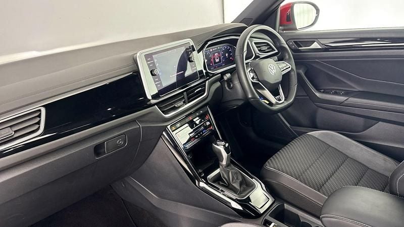 Used VW T-Roc Cabriolet R-line 150 HP (110 kW) 2023 Kings red premium Cabriolet