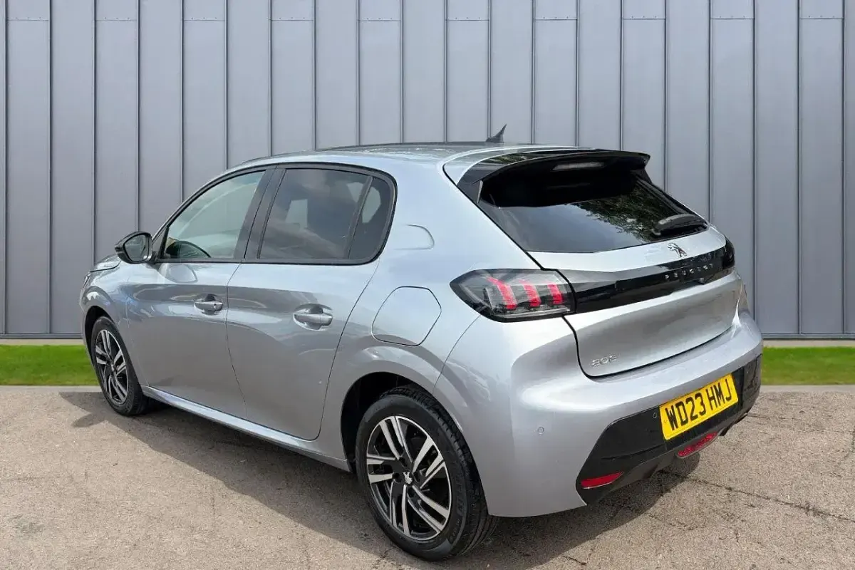 Used Peugeot 208 Allure+ 99 HP (72 kW) 2023 Grey Hatchback