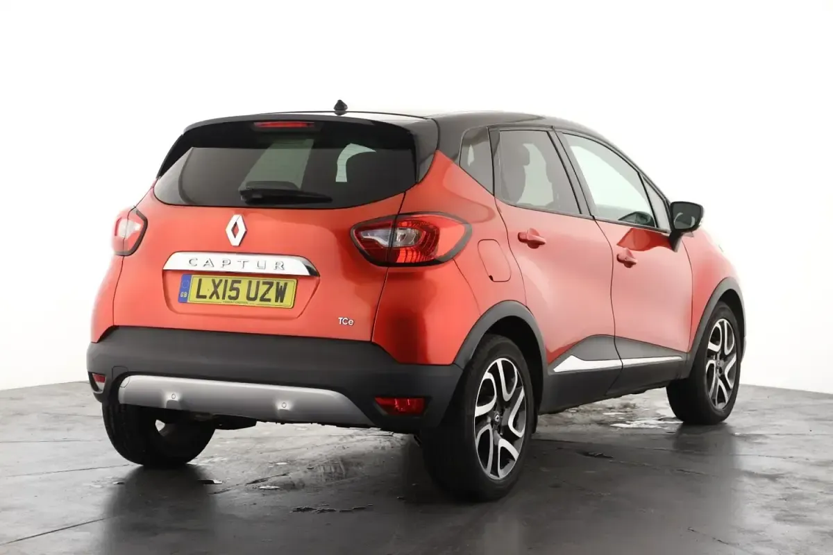 Gebraucht Renault Captur Signature 120 PS (88 kW) 2015 Rot SUV