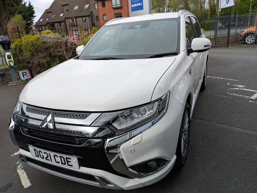 Used Mitsubishi Outlander P-HEV 2021 White SUV