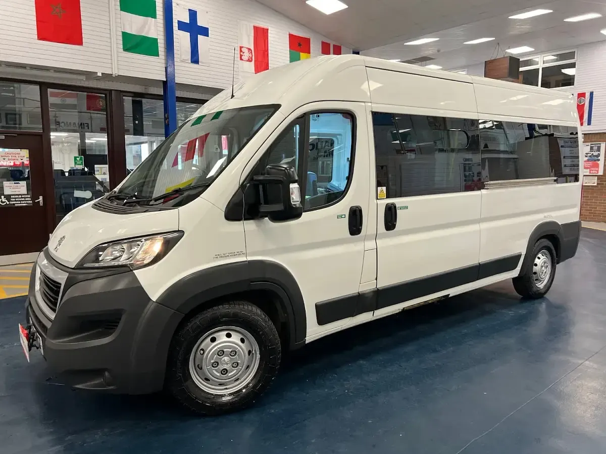 Used Peugeot Boxer 130 HP (95 kW) 2017 White Van