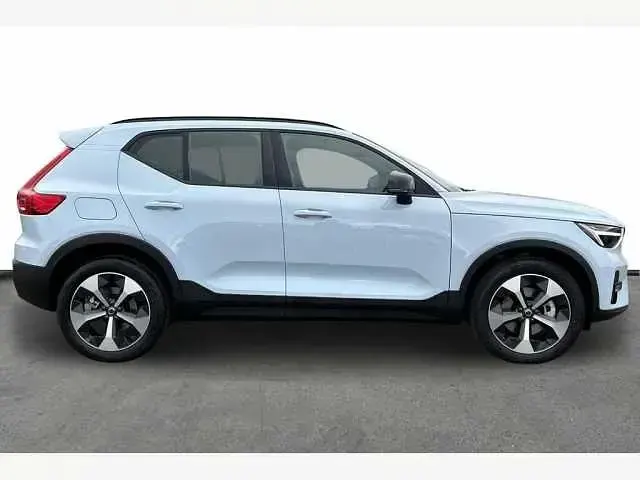 New Volvo XC40 Plus 161 HP (118 kW) 2027 SUV
