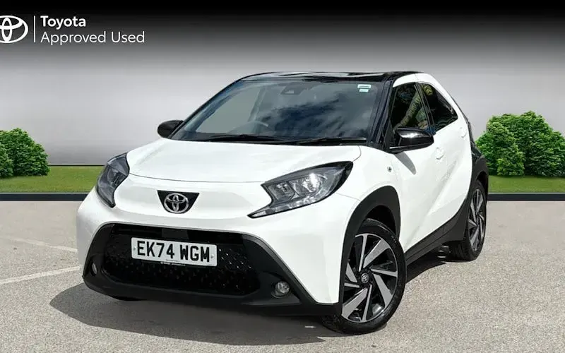 Used Toyota Aygo X 72 HP (52 kW) 2024 White SUV