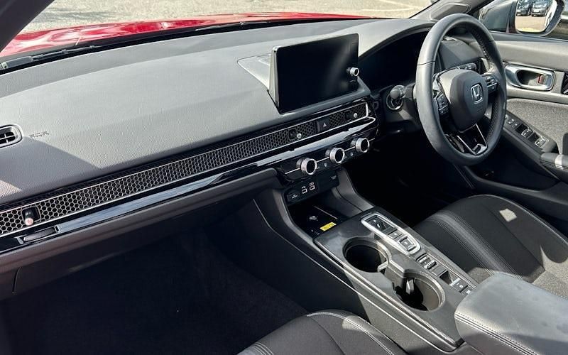 Used Honda Civic Hybrid 143 HP (105 kW) 2025 Red Hatchback