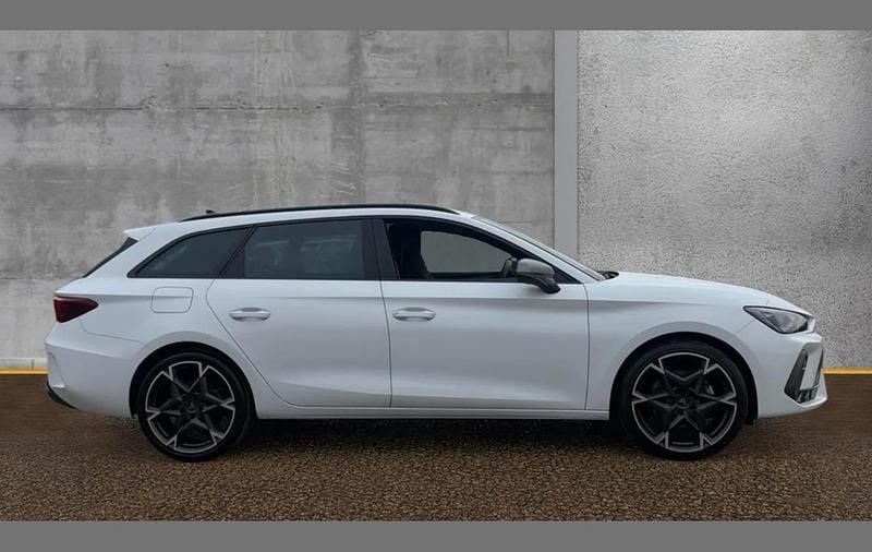 Used Cupra Leon 147 HP (108 kW) 2025 White Estate