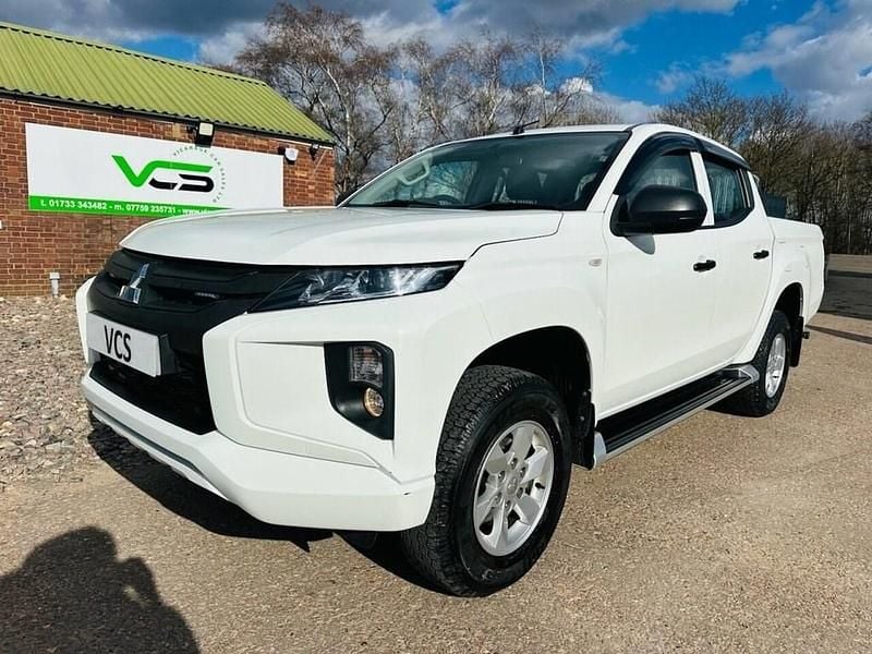 Used Mitsubishi L200 2020 White Pickup