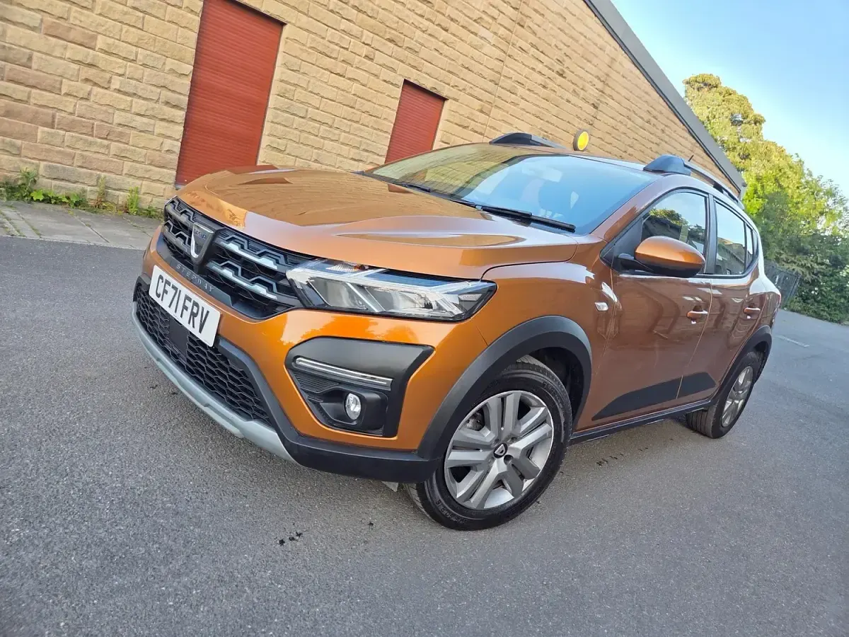 Used Dacia Sandero Comfort 100 HP (73 kW) 2022 Orange Hatchback