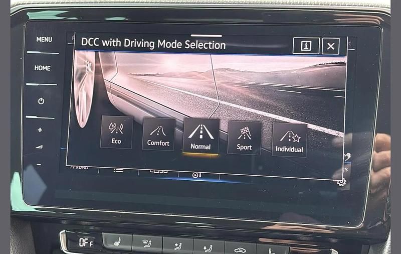 Begagnad VW Passat R-line Edition 237 HK (174 kW) 2021 Grå Kombi