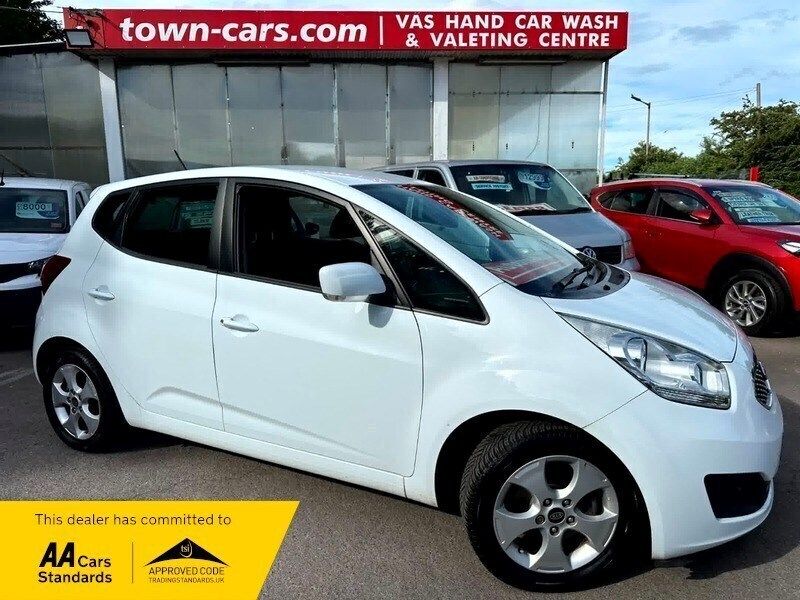 White Used 2012 Kia Venga 2 Hatchback | £6,999 (A bit pricey) - Image 1/4