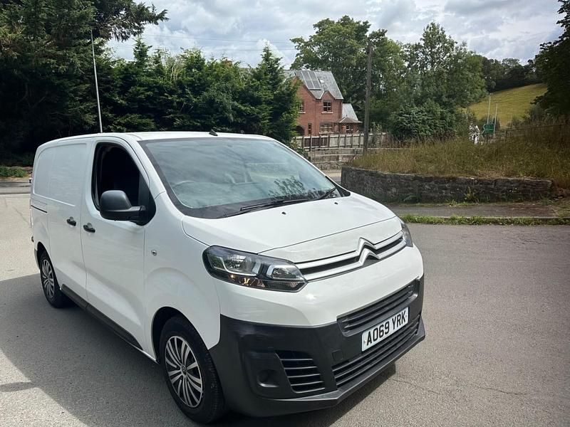 White Used 2019 Citroën Dispatch MPV | £8,995 (Fair price) - Image 1/4