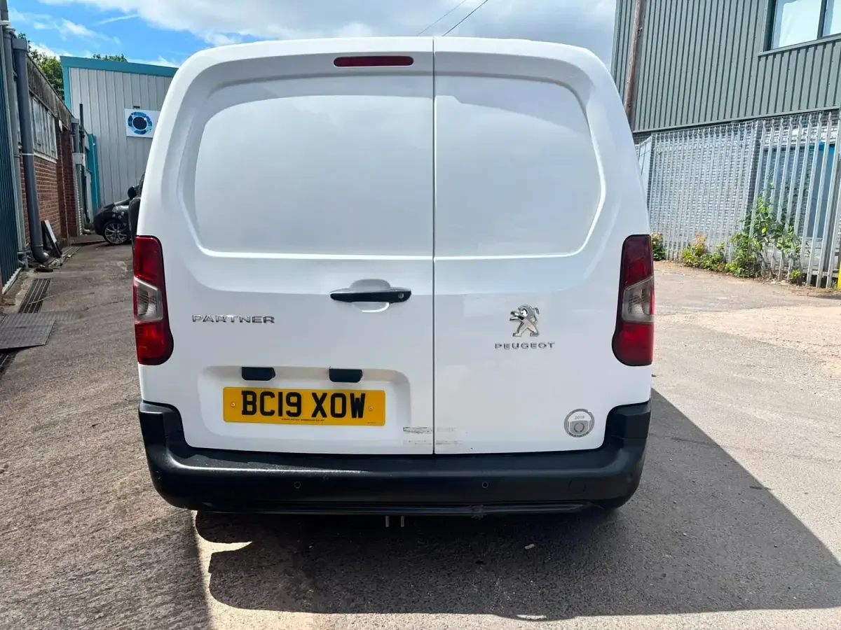 Used Peugeot Partner 2019 White MPV