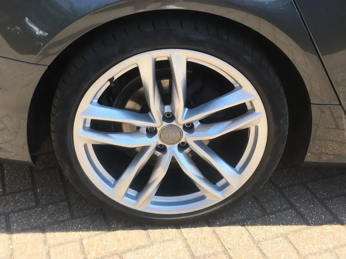 Used Audi A6 Black Edition 190 HP (139 kW) 2017 Grey Estate