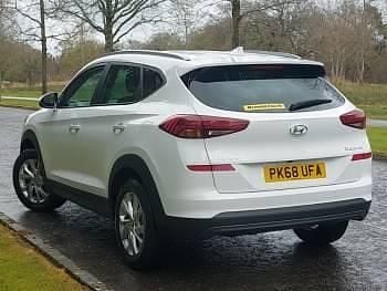 Used Hyundai Tucson SE 132 HP (97 kW) 2018 White SUV