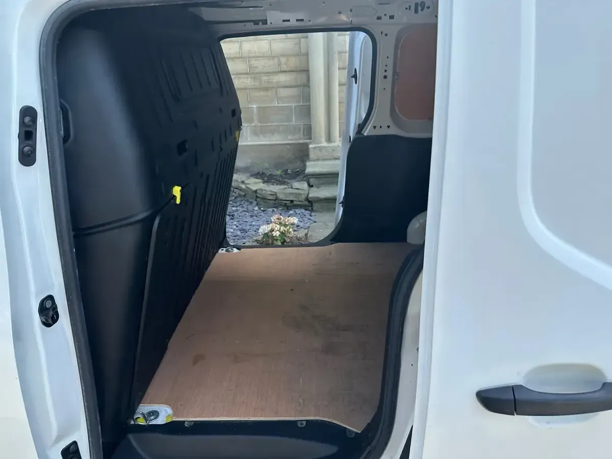 Used Peugeot Partner 131 HP (96 kW) 2019 White MPV
