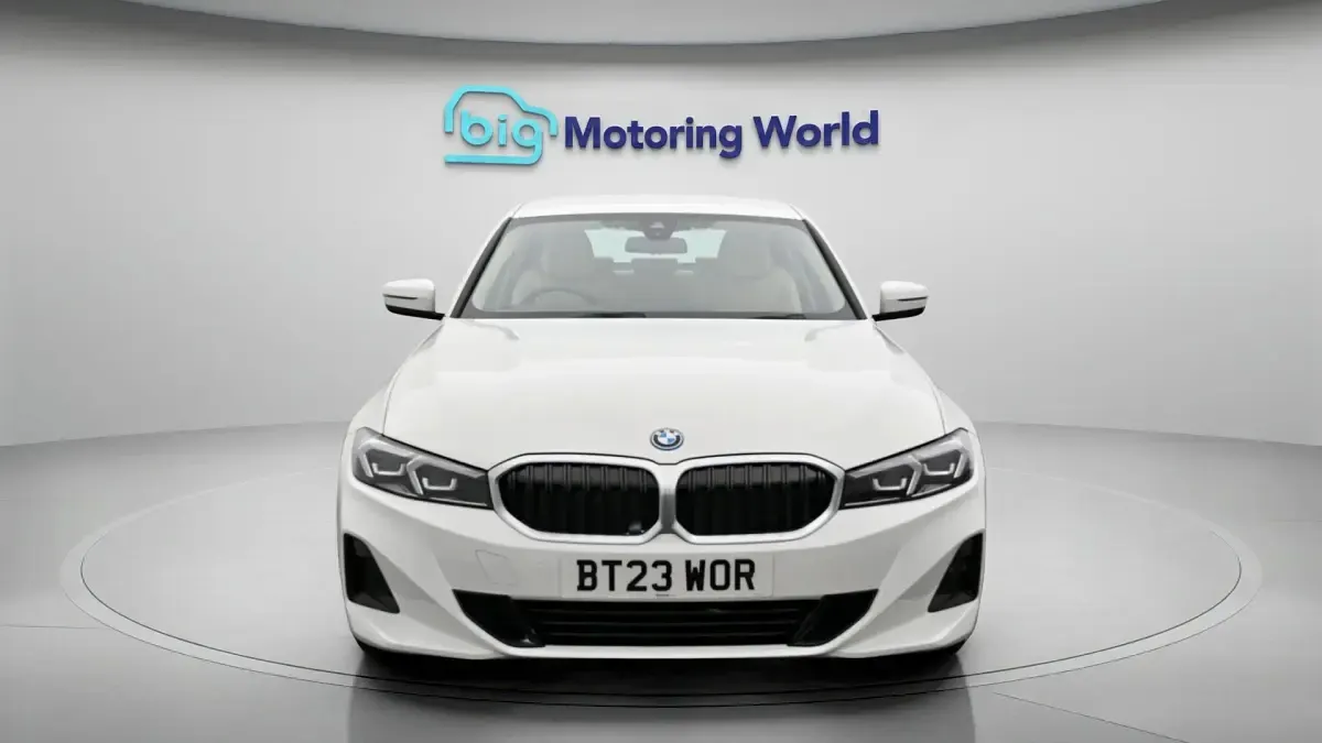 Used BMW 330 Sport Line 288 HP (211 kW) 2023 Sedan