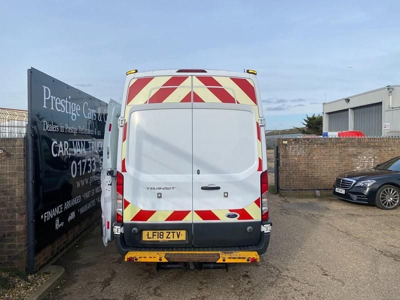 Used Ford Transit 130 HP (95 kW) 2018 White Van