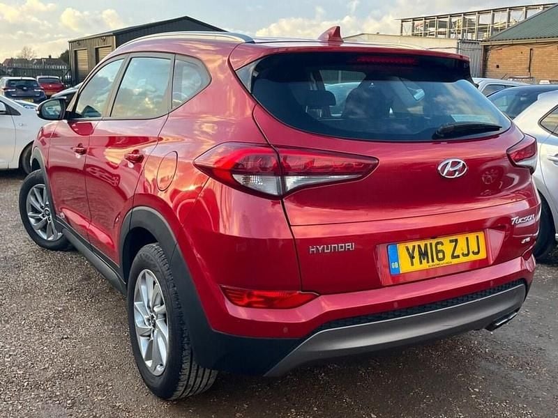 Used Hyundai Tucson SE 2016 Red SUV