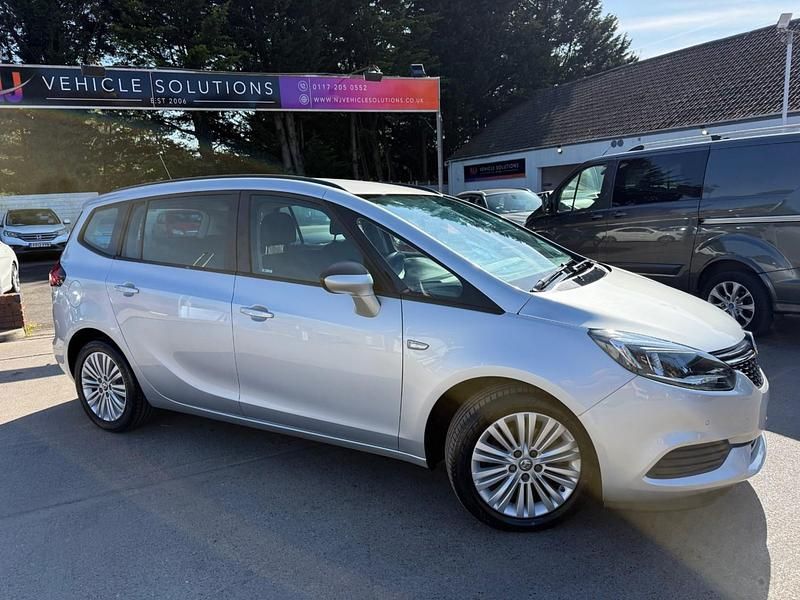 Used Vauxhall Zafira Design Edition 140 HP (102 kW) 2017 Silver MPV