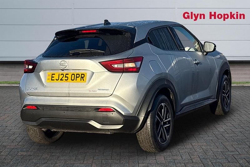 Used Nissan Juke N-Connecta 143 HP (105 kW) 2025 Silver SUV