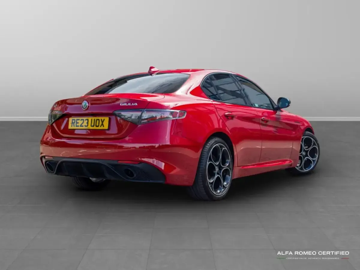 Used Alfa Romeo Giulia Competizione 276 HP (202 kW) 2023 Red Sedan