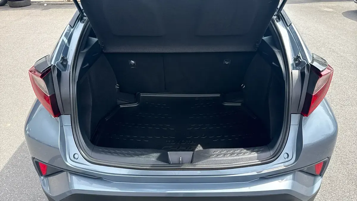 Used Toyota C-HR 122 HP (89 kW) 2022 Grey SUV
