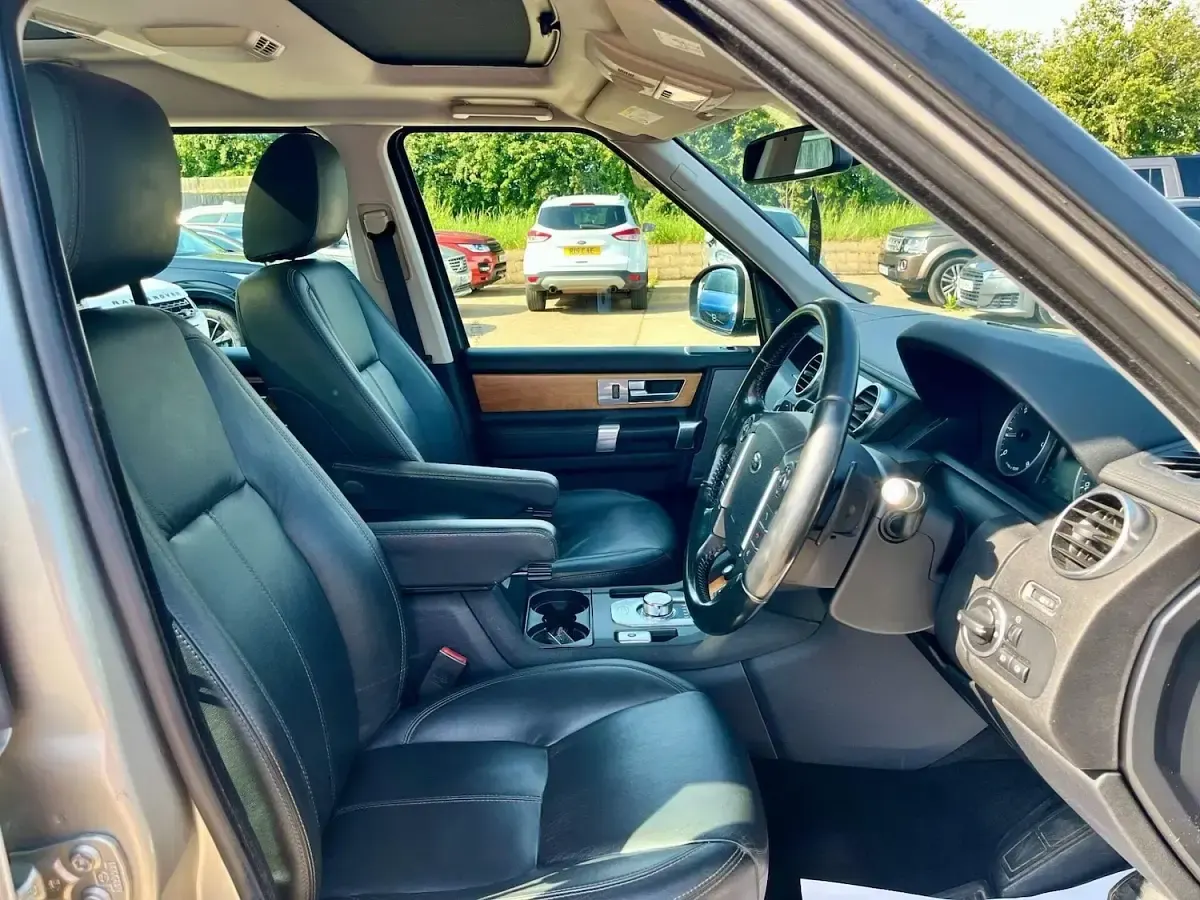 Used Land Rover Discovery HSE 256 HP (188 kW) 2014 Gold SUV