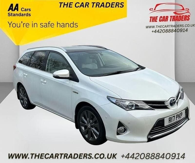 White Used 2014 Toyota Auris Hybrid Estate | £7,988 (Fair price) - Image 1/4