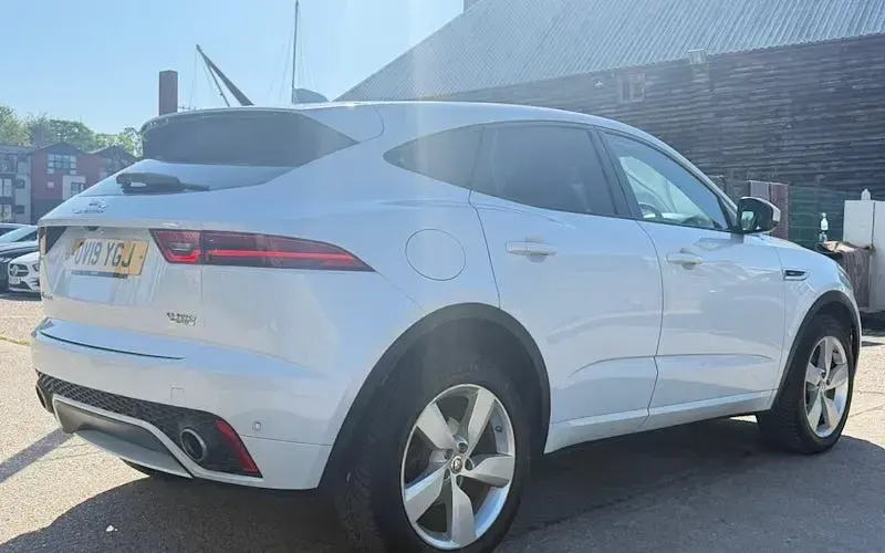 Used Jaguar E-Pace R-Dynamic 180 HP (132 kW) 2019 White SUV