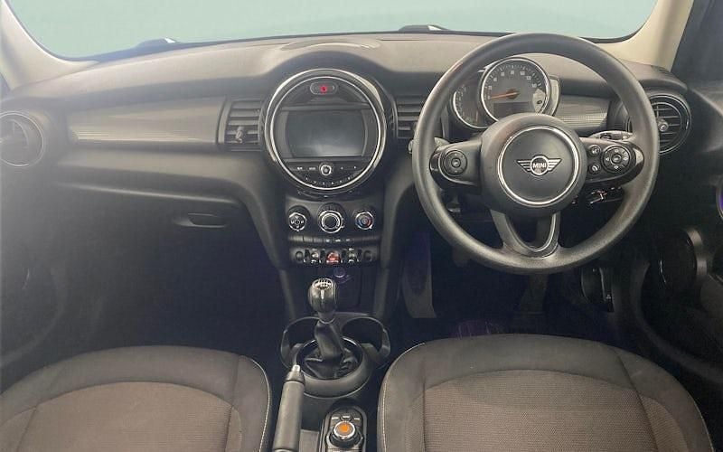 Used Mini Cooper Classic 136 HP (100 kW) 2019 Silver Hatchback