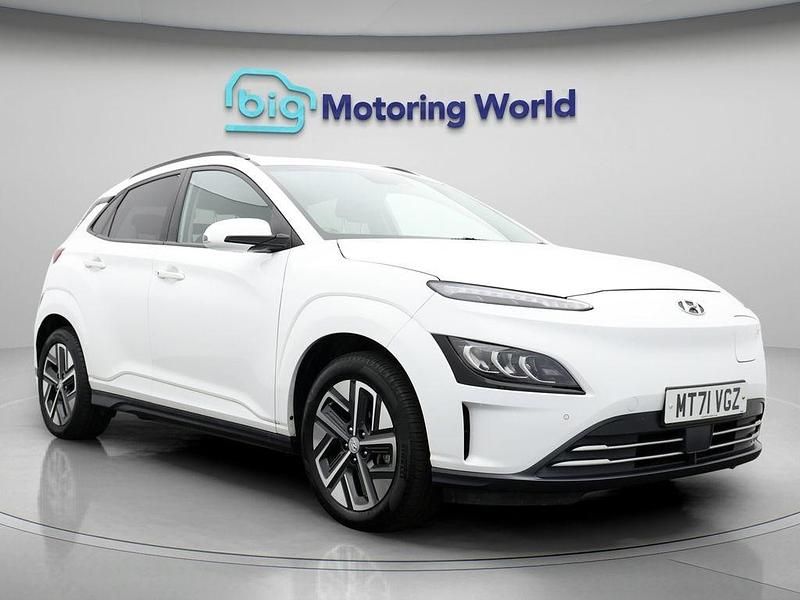 White Used 2021 Hyundai Kona Premium SUV | £12,700 (Fair price) - Image 1/4