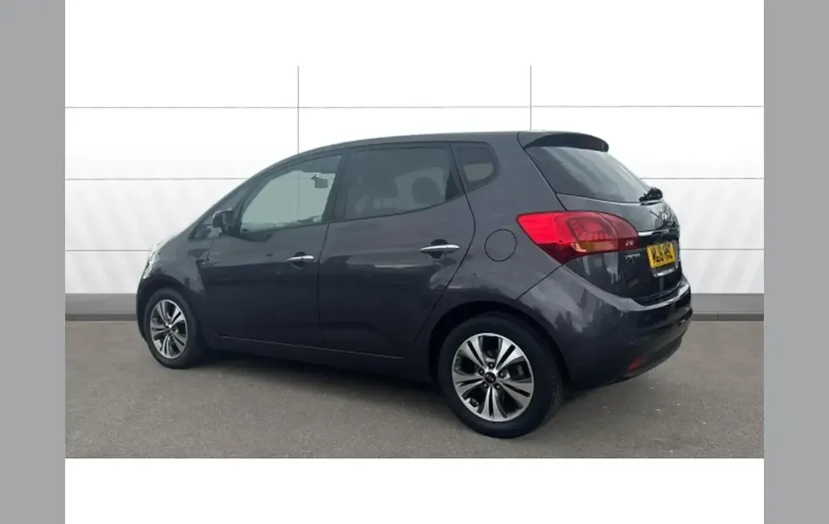 Second-hand Kia Venga 123 CP (90 kW) 2016 Argintiu Hatchback