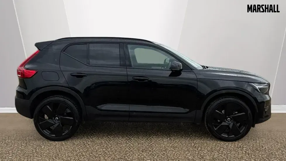 Used Volvo XC40 Plus 197 HP (144 kW) 2025 Black SUV
