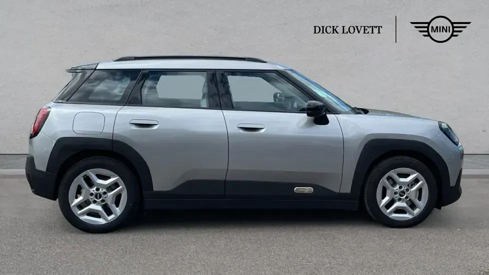 Używany Mini Aceman Classic 135 kW (184 KM) 2025 Srebrny SUV