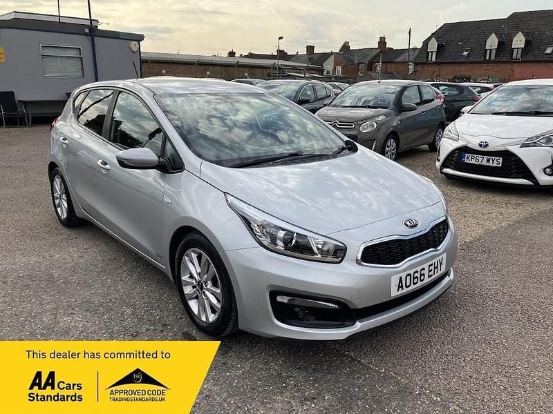 Silver Used 2016 Kia Ceed 2 Hatchback | £6,995 (A bit pricey) - Image 1/4