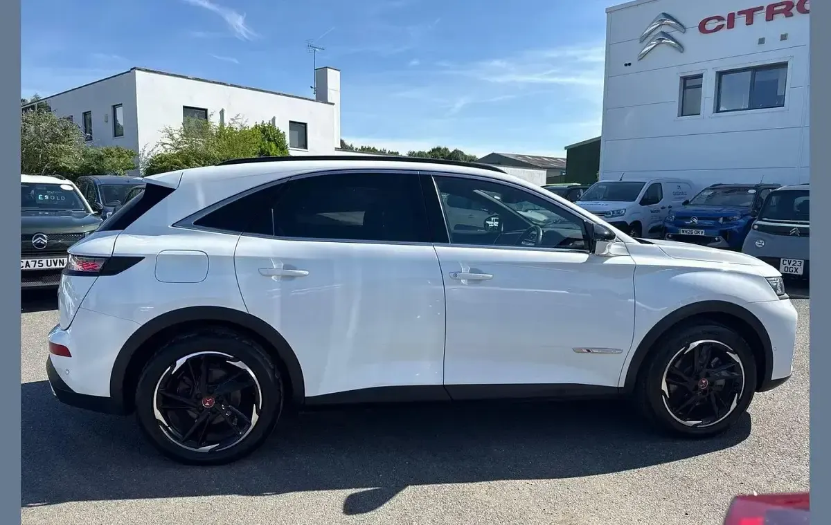 Used DS Automobiles DS7 Crossback Performance Line Plus 225 HP (165 kW) 2022 White SUV