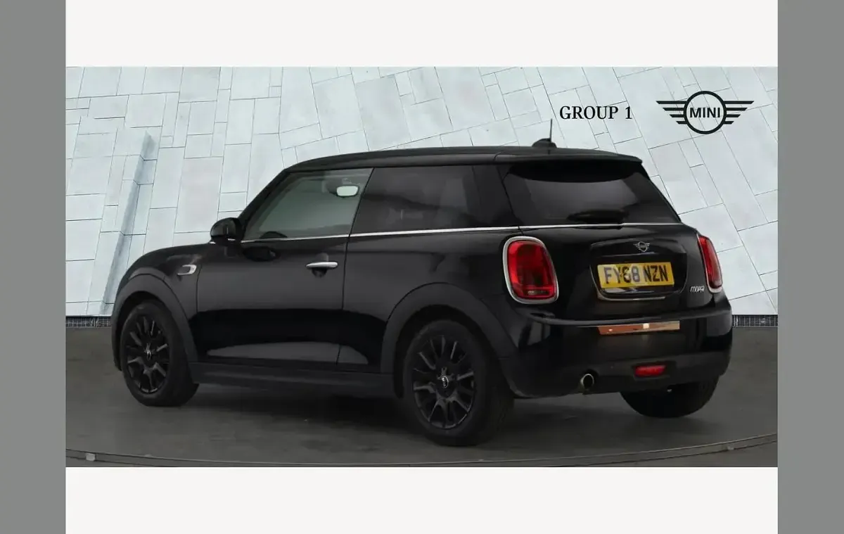Used Mini Cooper Hatch 134 HP (98 kW) 2018 Black Hatchback