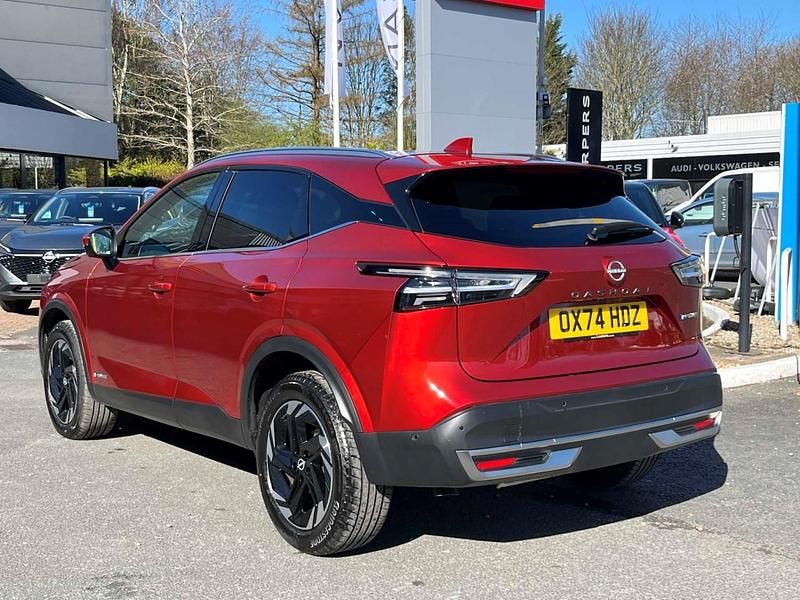 Used Nissan Qashqai N-Connecta 190 HP (139 kW) 2025 Red SUV