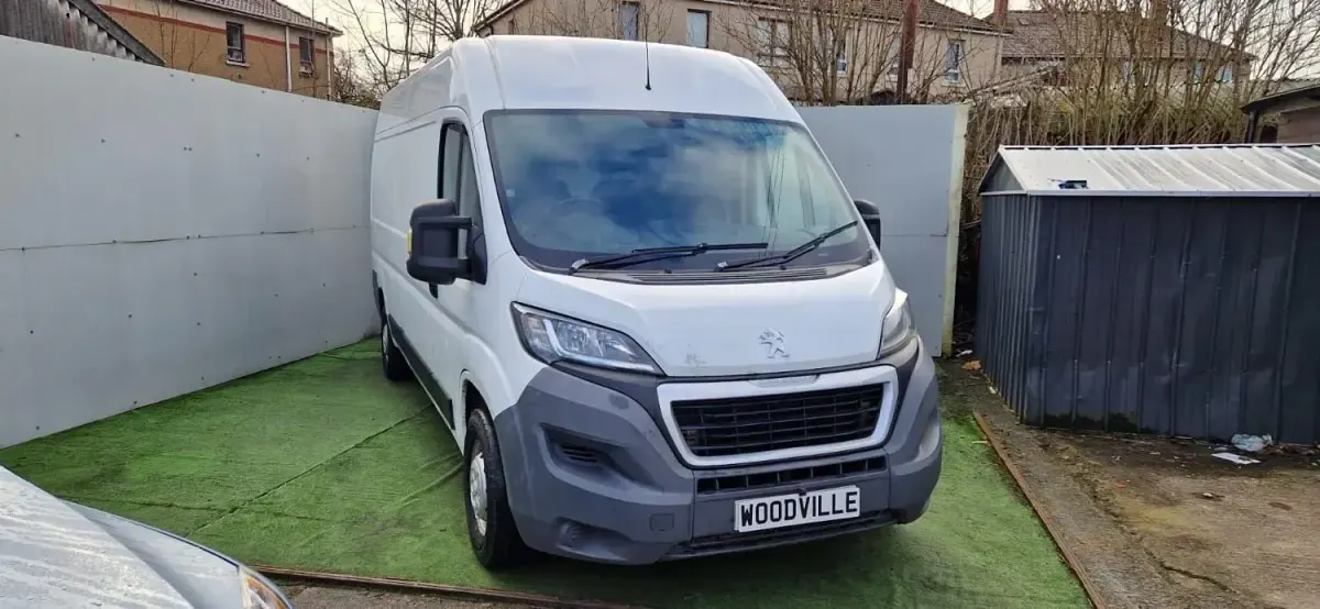 Second-hand Peugeot Boxer 130 CP (95 kW) 2015 Alb Van