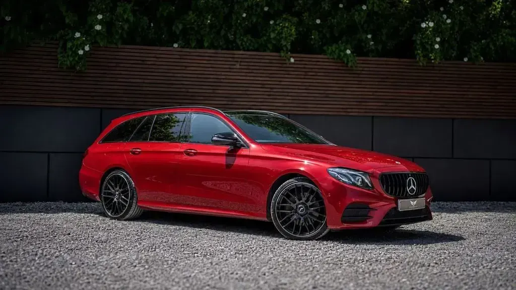 Used Mercedes E220 AMG line 2020 Red Estate
