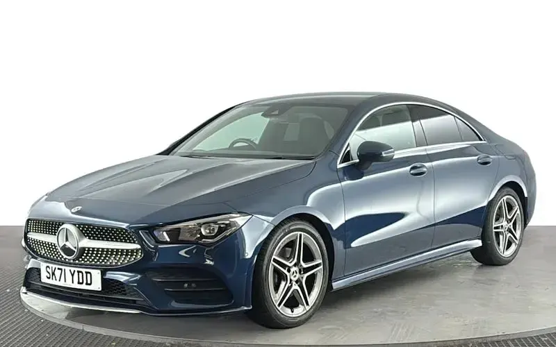 Usado Mercedes CLA180 AMG line 136 CV (100 kW) 2022 Berlina