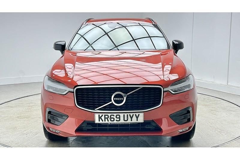 Used Volvo XC60 R-Design 197 HP (144 kW) 2019 Red SUV
