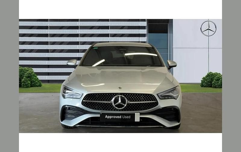 Usado Mercedes CLA180 Executive 134 HP (98 kW) 2025 Prateado Sedan