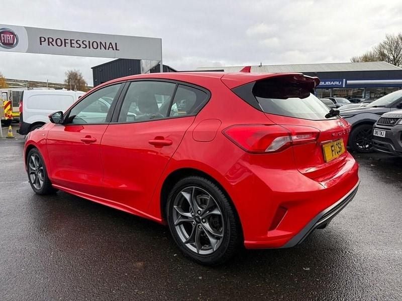 Used Ford Focus ST-Line 125 HP (91 kW) 2019 Red Hatchback