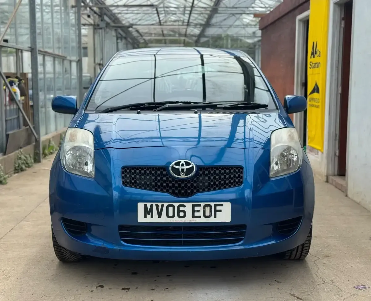 Used Toyota Yaris T3 85 HP (62 kW) 2006 Blue Hatchback