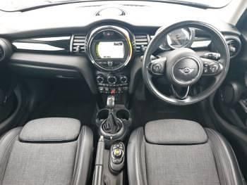 Begagnad Mini Cooper 136 HK (100 kW) 2016 Grön Halvkombi