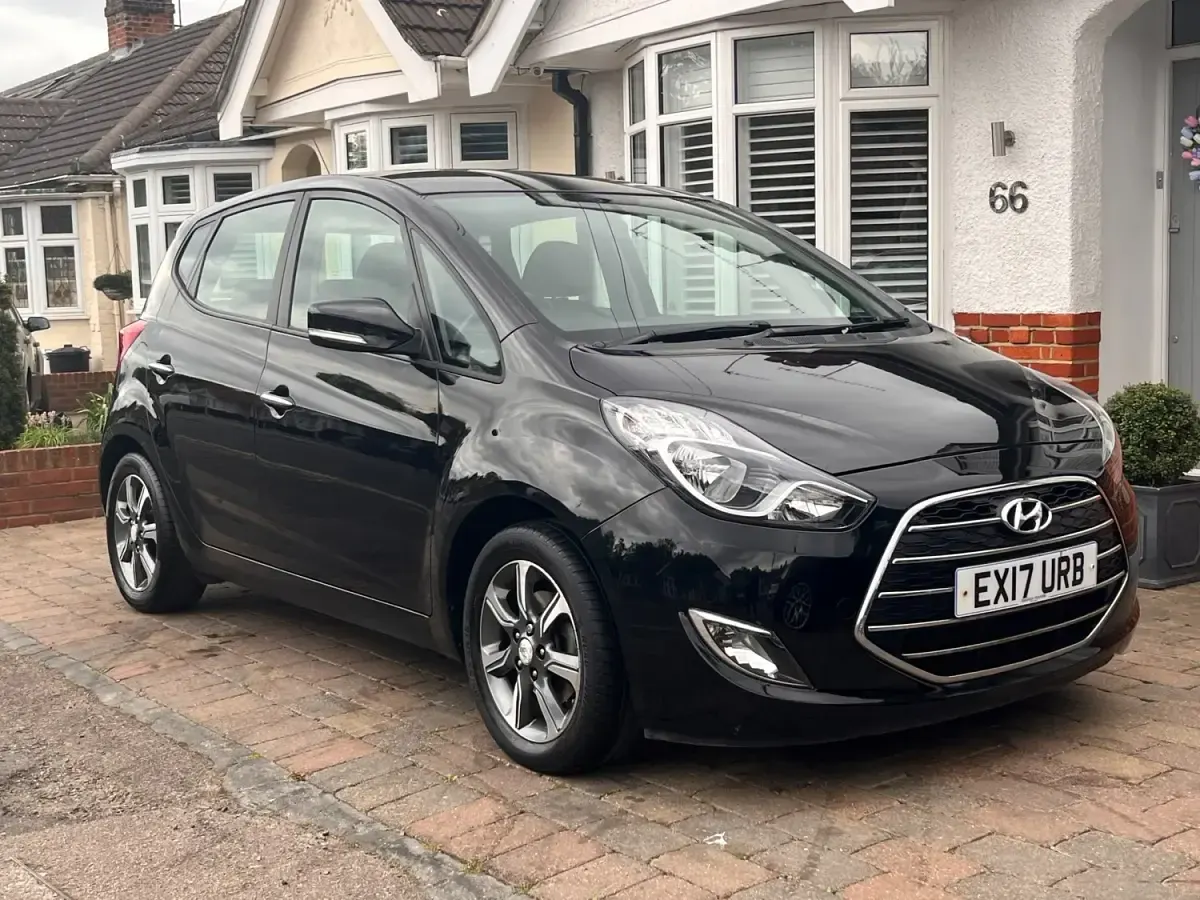 Usado Hyundai ix20 SE 90 CV (66 kW) 2017 Negro Utilitario