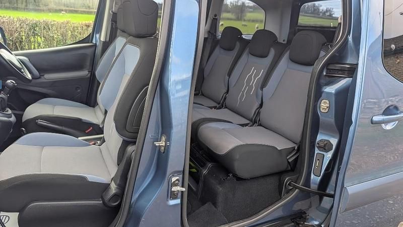 Used Peugeot Partner Tepee S 92 HP (67 kW) 2015 Metallic blue MPV