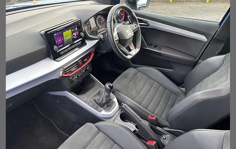 Used Seat Arona FR 108 HP (79 kW) 2022 Blue SUV