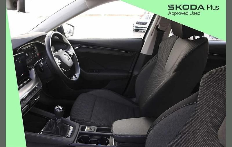 Used Skoda Octavia SE Technology 150 HP (110 kW) 2021 Petrol blue metallic Estate