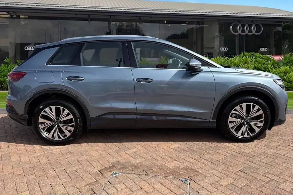 Used Audi Q4 e-tron Sport 150 kW (204 HP) 2025 Blue SUV